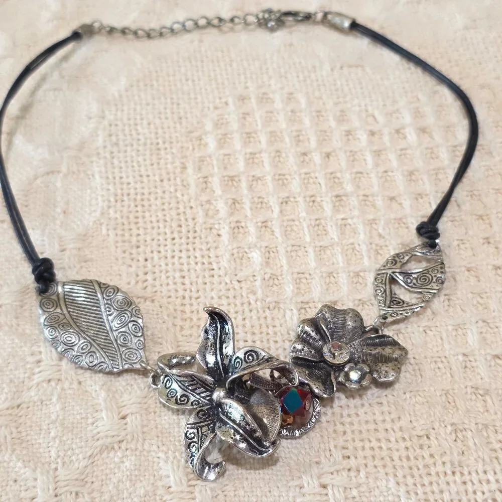Vintage Contemporary Floral Lily Pansy Bib Charm Silver Black Statement Necklace